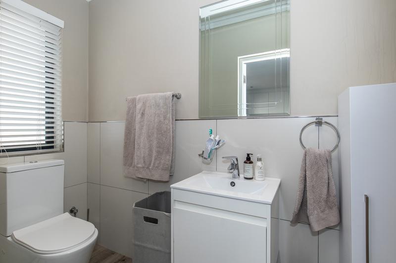 To Let 3 Bedroom Property for Rent in Constantia Western Cape